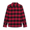 Dickies Sacramento Shirt, camisa de franela a cuadros roja y negra, vista trasera en plano con costura de canesú en los hombros, manga larga y puños con botón.