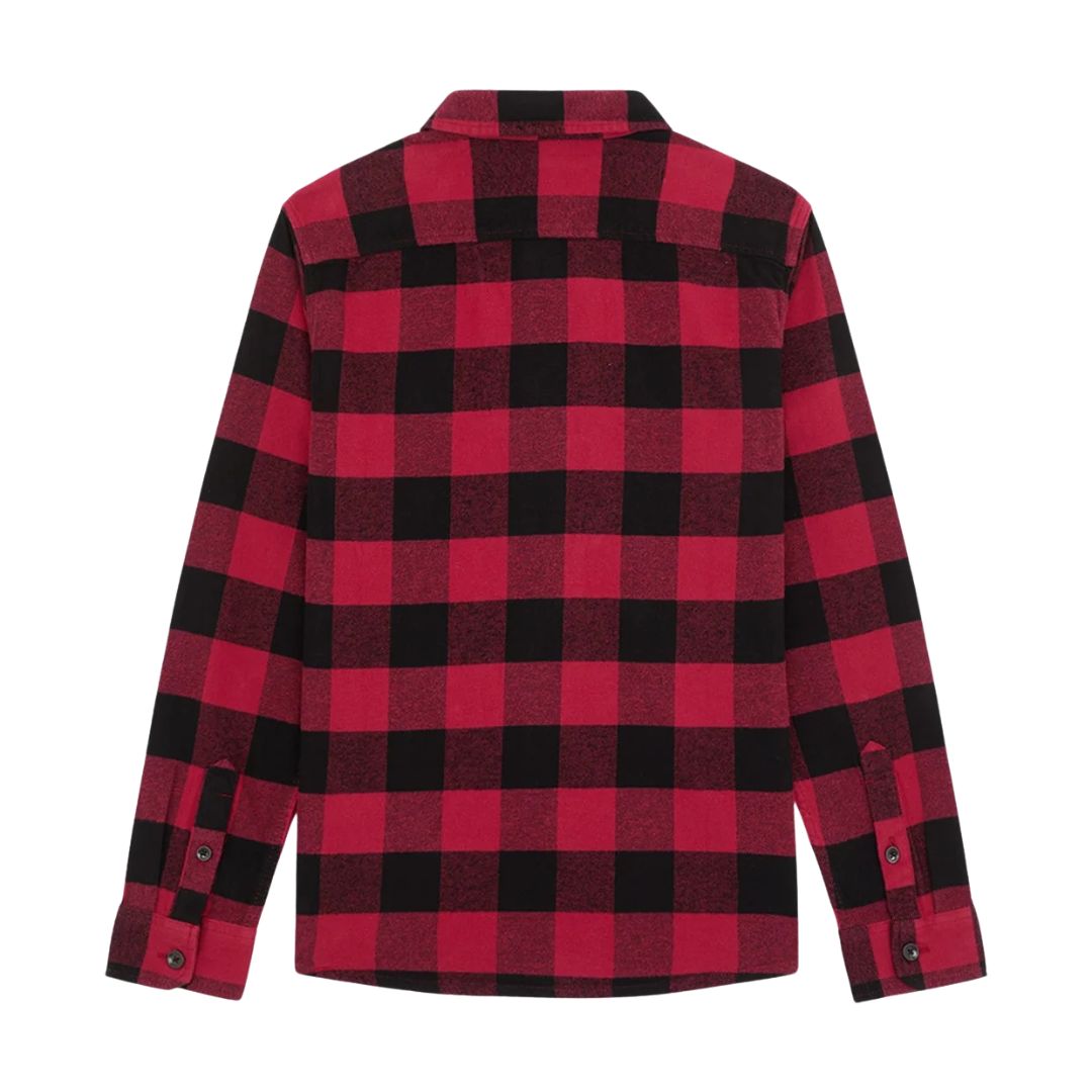 Dickies Sacramento Shirt, camisa de franela a cuadros roja y negra, vista trasera en plano con costura de canesú en los hombros, manga larga y puños con botón.