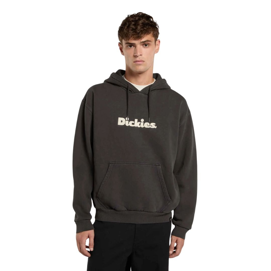 Sudadera Dickies Slayden GD Hoodie negra con logotipo Dickies en el pecho y bolsillo canguro.