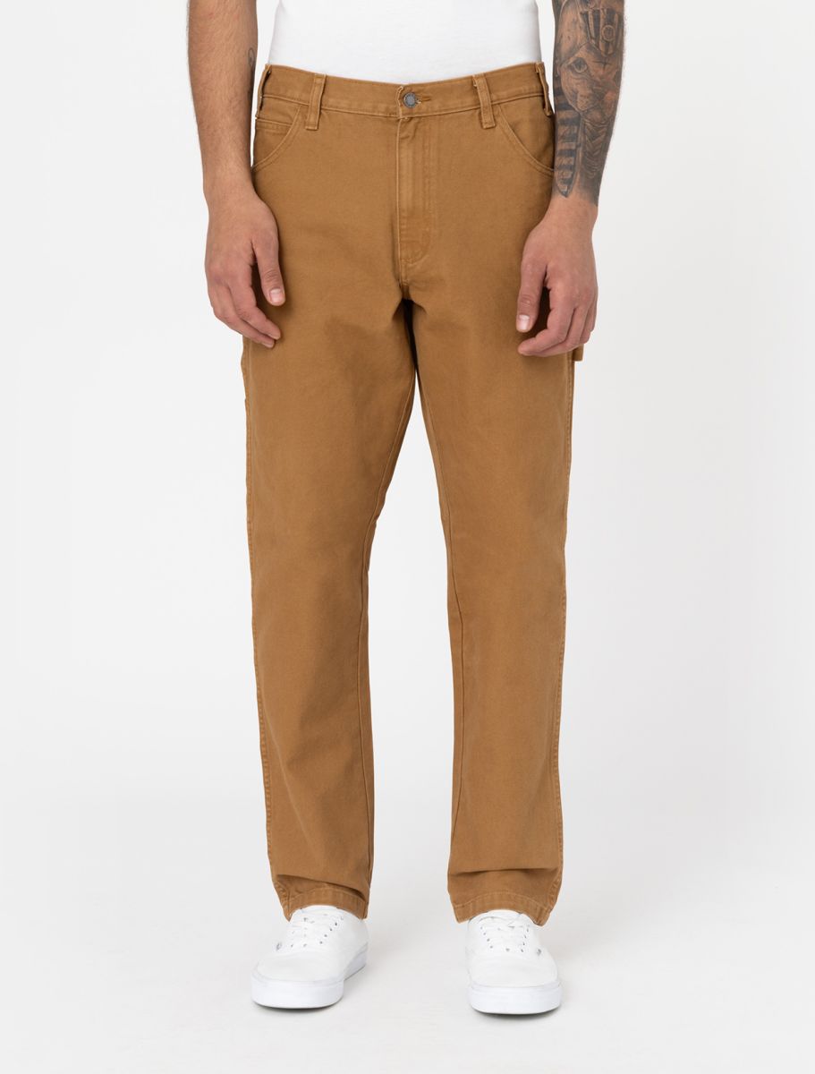 Hombre con los pantalones Dickies Carpenter Duck Canvas Marrón Pato