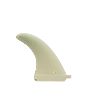Firewire 6.5" Single Fin en color crema marfil, vista lateral completa de la quilla individual para midlength con marcaje 6.5 visible en la base y logotipo Firewire.