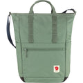 Vista frontal de la mochila Fjällräven High Coast Totepack en color patina green con logotipo y diseño minimalista