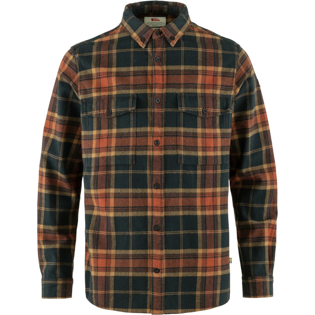 Vista frontal de la camisa Fjällräven Övik Twill Shirt M color autumn leaf dark navy de franela orgánica con cierre de botones.