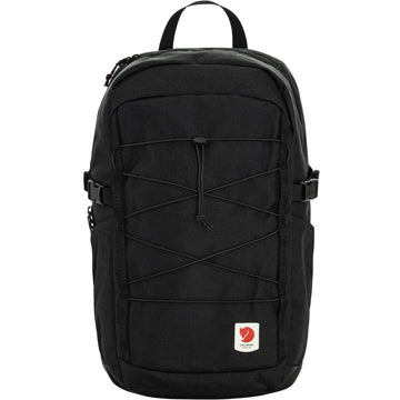 Fjällräven Skule 24 mochila urbana 24L color black vista frontal con cordón elástico y logo frontal.
