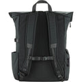 Mochila Fjällräven Vardag Foldsack 25 en color Coal Black, vista trasera con tirantes acolchados y correa de pecho.