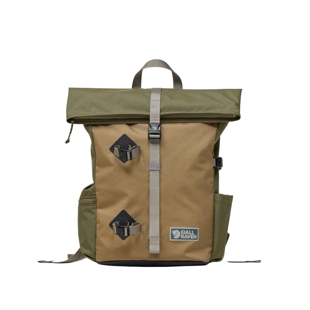 Mochila Fjällräven Vardag Foldsack 25 vista de frente con solapa superior enrollable.