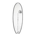 Tabla de surf Flysurf The Traveller 6.6 vista inferior con logo Flysurf y cola swallow tail en color blanco con cantos negros.