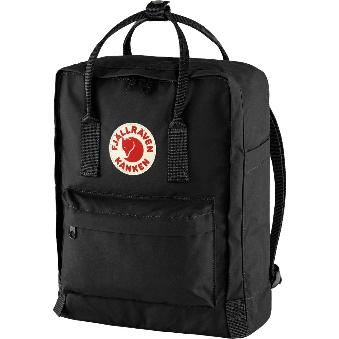 Mochila Fjällräven Kånken Classic negra con diseño rectangular, asas superiores, bolsillos laterales y logo circular reflectante
