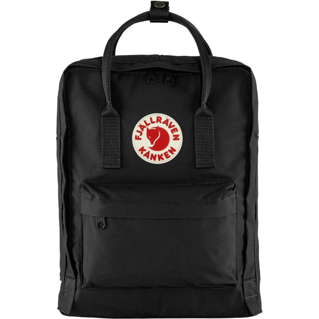 Mochila Fjällräven Kånken Classic negra con diseño rectangular, asas superiores, bolsillos laterales y logo circular reflectante