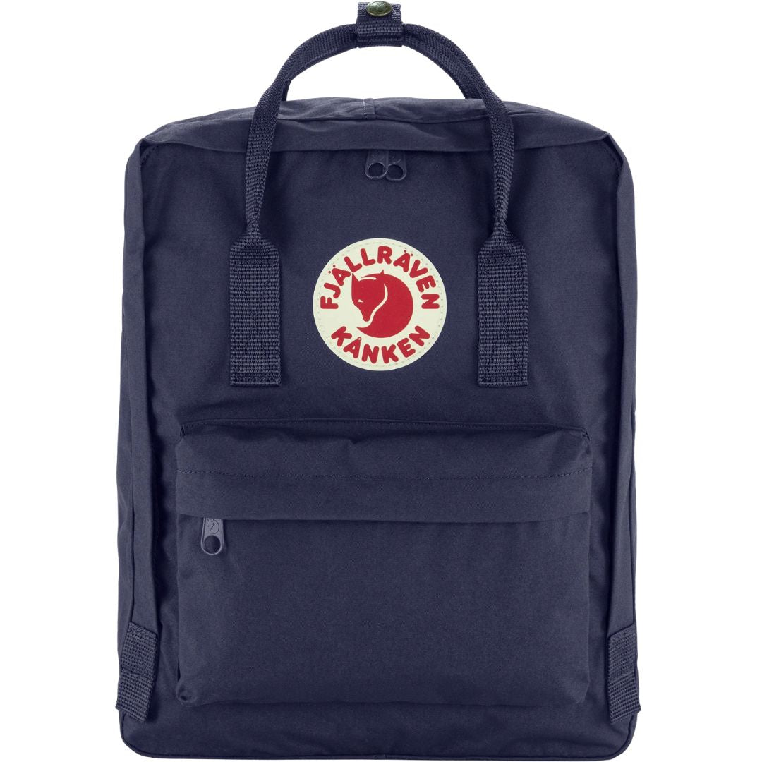 Mochila Fjällräven Kånken Classic púrpura medianoche con diseño rectangular, asas superiores, bolsillos laterales y logo circular reflectante.