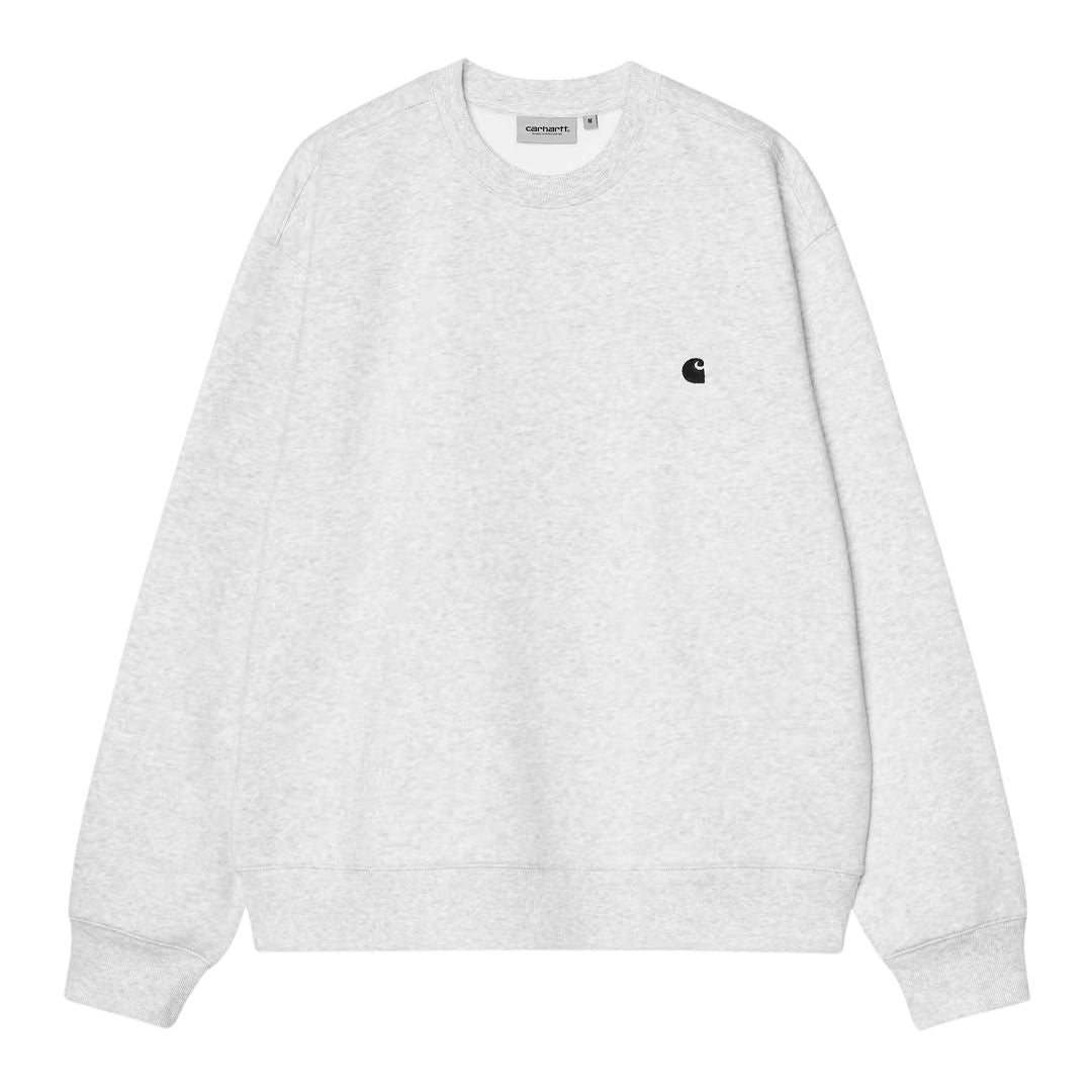 Carhartt WIP Mack Sweatshirt Ash Heather en plano frontal, con el logotipo "C" bordado en negro sobre el pecho y etiqueta interior de cuello Carhartt WIP.