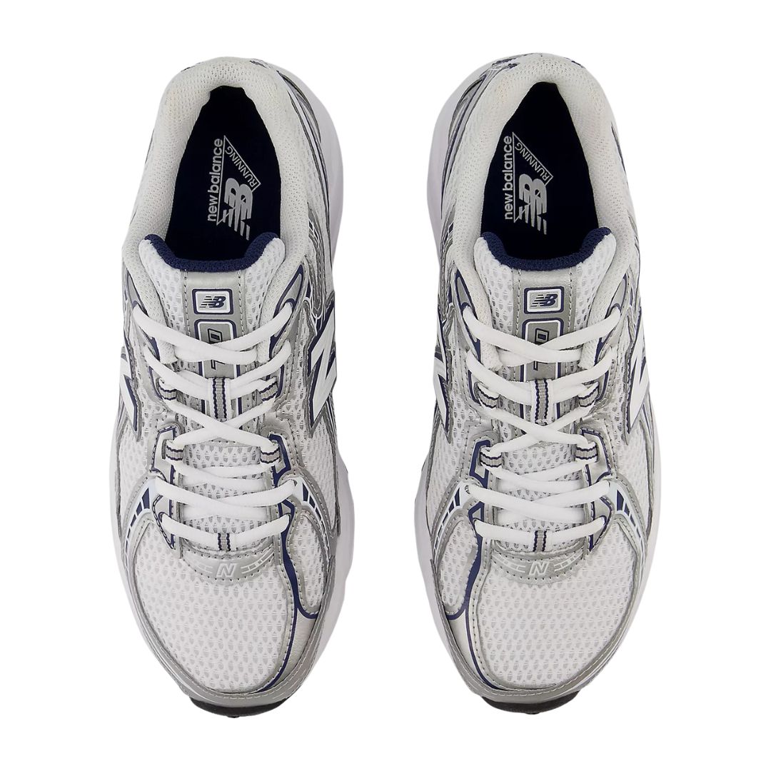 Vista superior de las zapatillas New Balance 740 en color NB navy, vintage indigo y shadow grey.