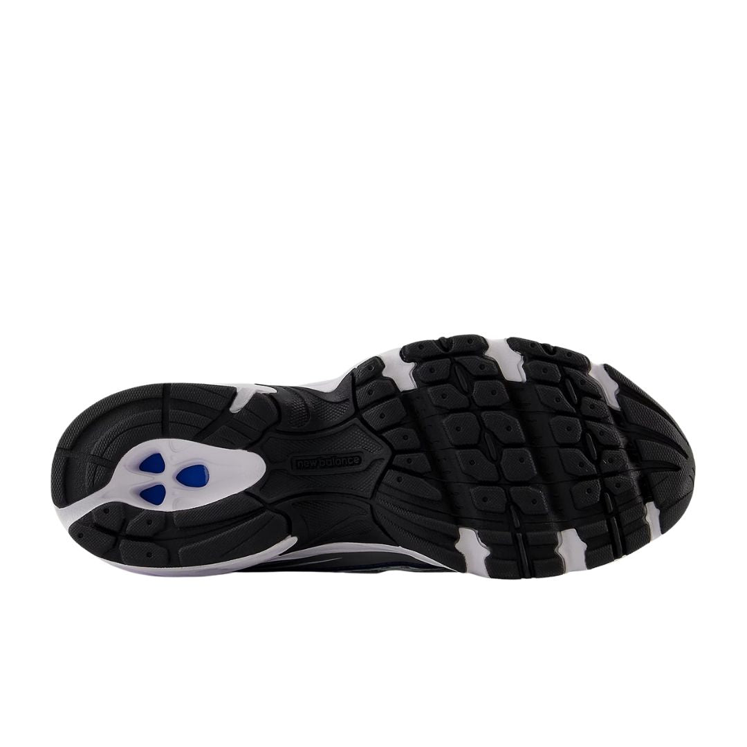 Suela de las zapatillas New Balance 740 en color NB navy, vintage indigo y shadow grey con diseño de running.