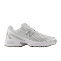 Zapatilla New Balance 740 en color white, metallic silver y reflection vista lateral opuesta.