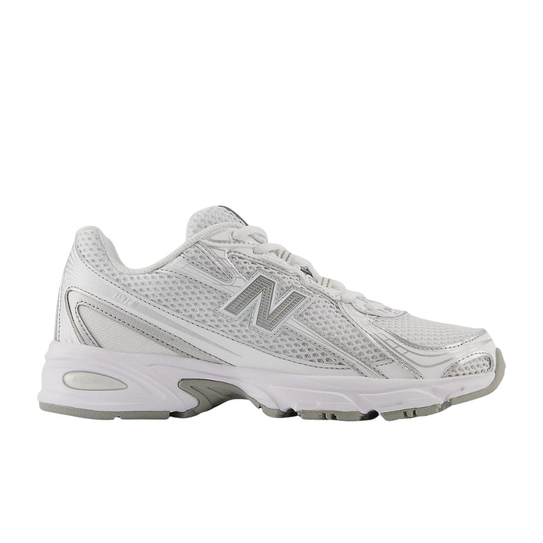 Zapatilla New Balance 740 en color white, metallic silver y reflection vista lateral opuesta.
