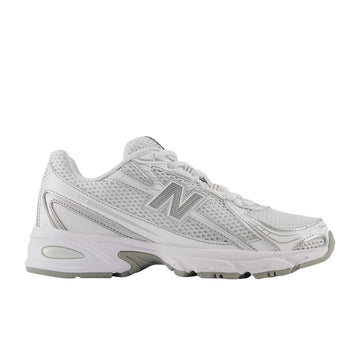 Zapatilla New Balance 740 en color white, metallic silver y reflection vista lateral opuesta.