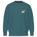 Sudadera New Balance Classic Tri-Logo French Terry Crew verde petróleo para hombre con cuello redondo, puños acanalados y logo gráfico Tri-Logo estampado en el pecho izquierdo.