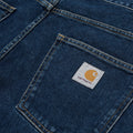 bolsillo trasero del Pantalón vaquero denim Carhartt WIP Newel Pant azul oscuro lavado piedra