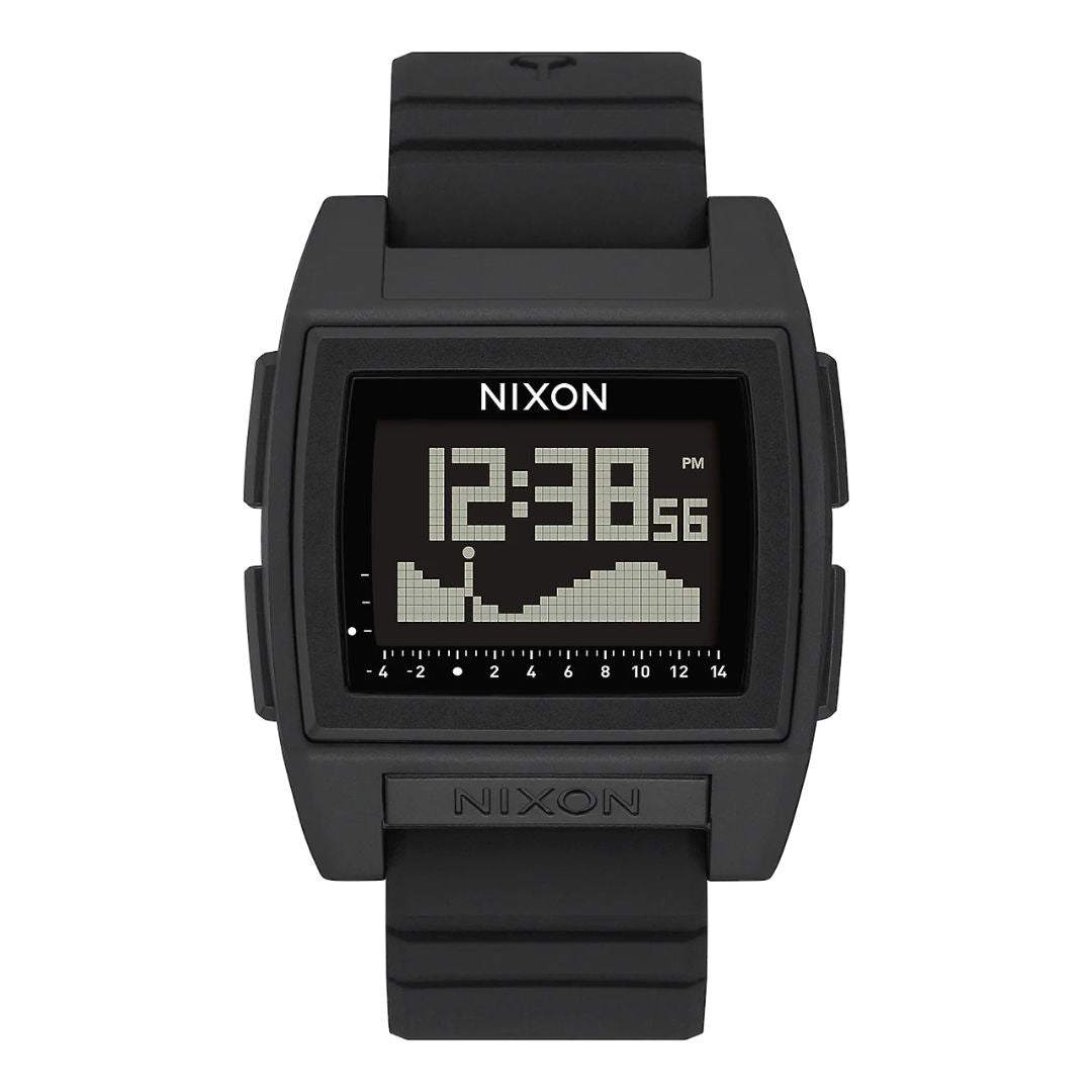 Reloj Nixon Base Tide Pro negro visto de frente, con pantalla digital y gráfico de mareas.