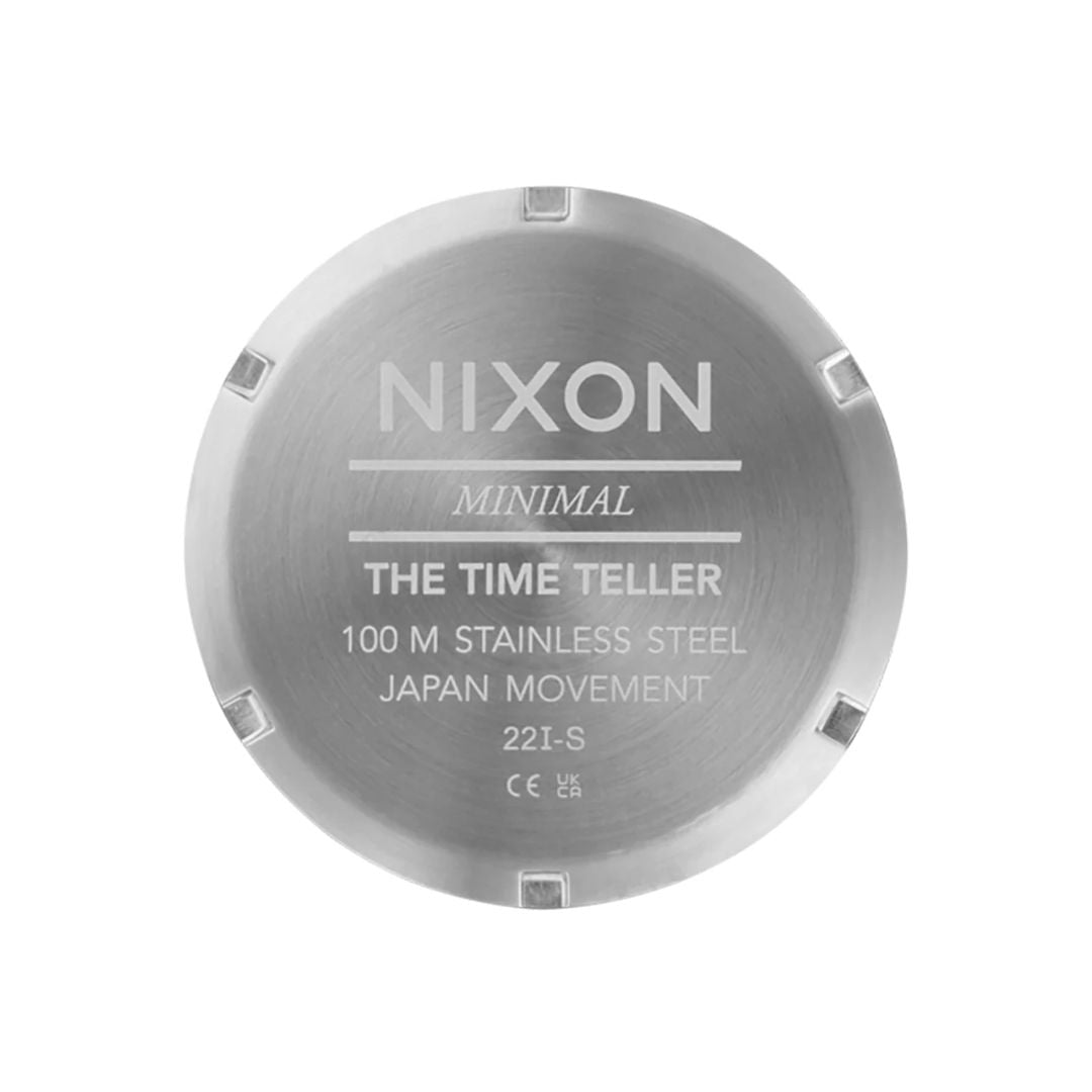 Parte trasera del reloj Nixon Time Teller Fisheye con grabado de especificaciones.