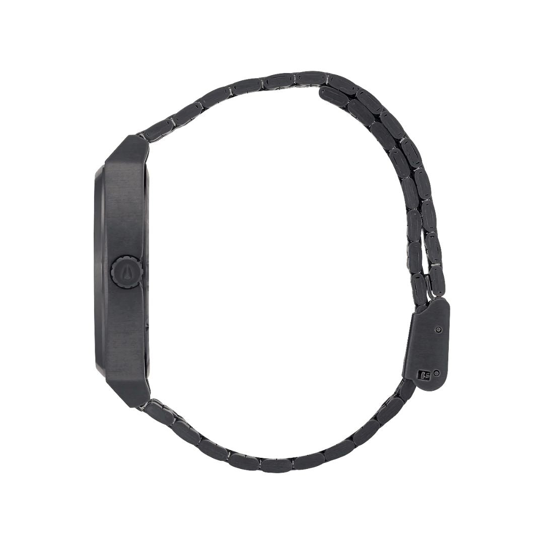 Reloj Nixon Time Teller Gunmetal Black Sunray visto desde atrás con cierre metálico y grabado Nixon.