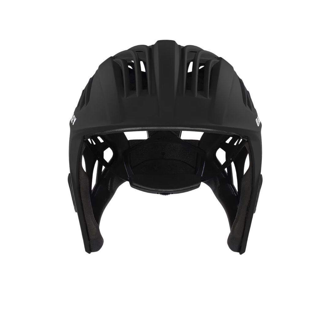 Casco de surf Oakley WTR Icon Matte Black vista frontal con calota ligera y ventilación abierta.