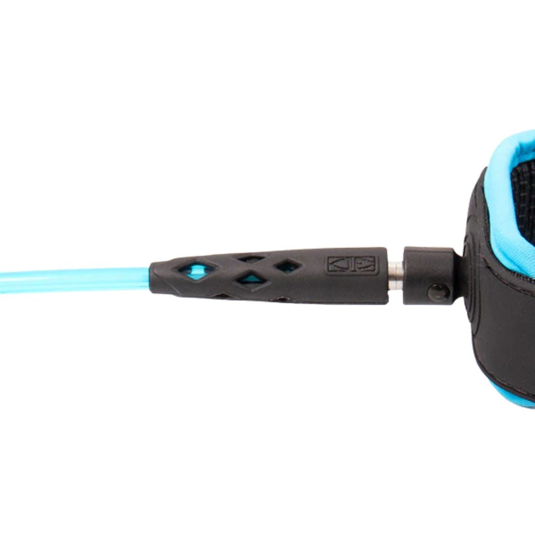 Detalle del molde Diamond-Flex del leash de surf Ocean & Earth, diseño con diamantes flexibles en la transición entre el cordón y la correa.