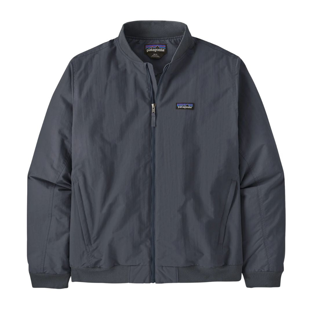 Chaqueta Patagonia Isthmus Deck Jacket color Smolder Blue para hombre en plano de producto.