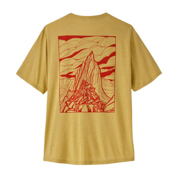 Patagonia Men's Capilene Cool Daily Shirt Cloud Crag en color limestone yellow, vista trasera de producto plano sin modelo, mostrando el estampado completo Cloud Crag de Vernan Kee: ilustración en línea roja del macizo del Fitz Roy entre nubes sobre fondo amarillo jaspeado