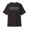 Camiseta Patagonia Capilene Cool Daily Hut Tripper en color negro, vista trasera con el logotipo Patagonia y el gráfico Hut Tripper inspirado en los antiguos catálogos de Chouinard Equipment.