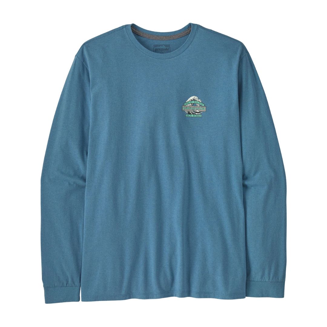 Camiseta Patagonia Men's Long-Sleeved Great Waves Responsibili-Tee® color Shore Blue vista frontal producto con cuello redondo y logo pequeño en el pecho.