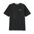 Camiseta negra Patagonia Men's P-6 Logo Responsibili-Tee, vista frontal con logotipo pequeño en blanco en el pecho.