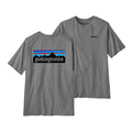 Camiseta Patagonia P-6 Logo Responsibili-Tee en color gris jaspeado (Gravel Heather), plano doble con la vista trasera del estampado P-6 a la izquierda y la vista frontal lisa a la derecha.