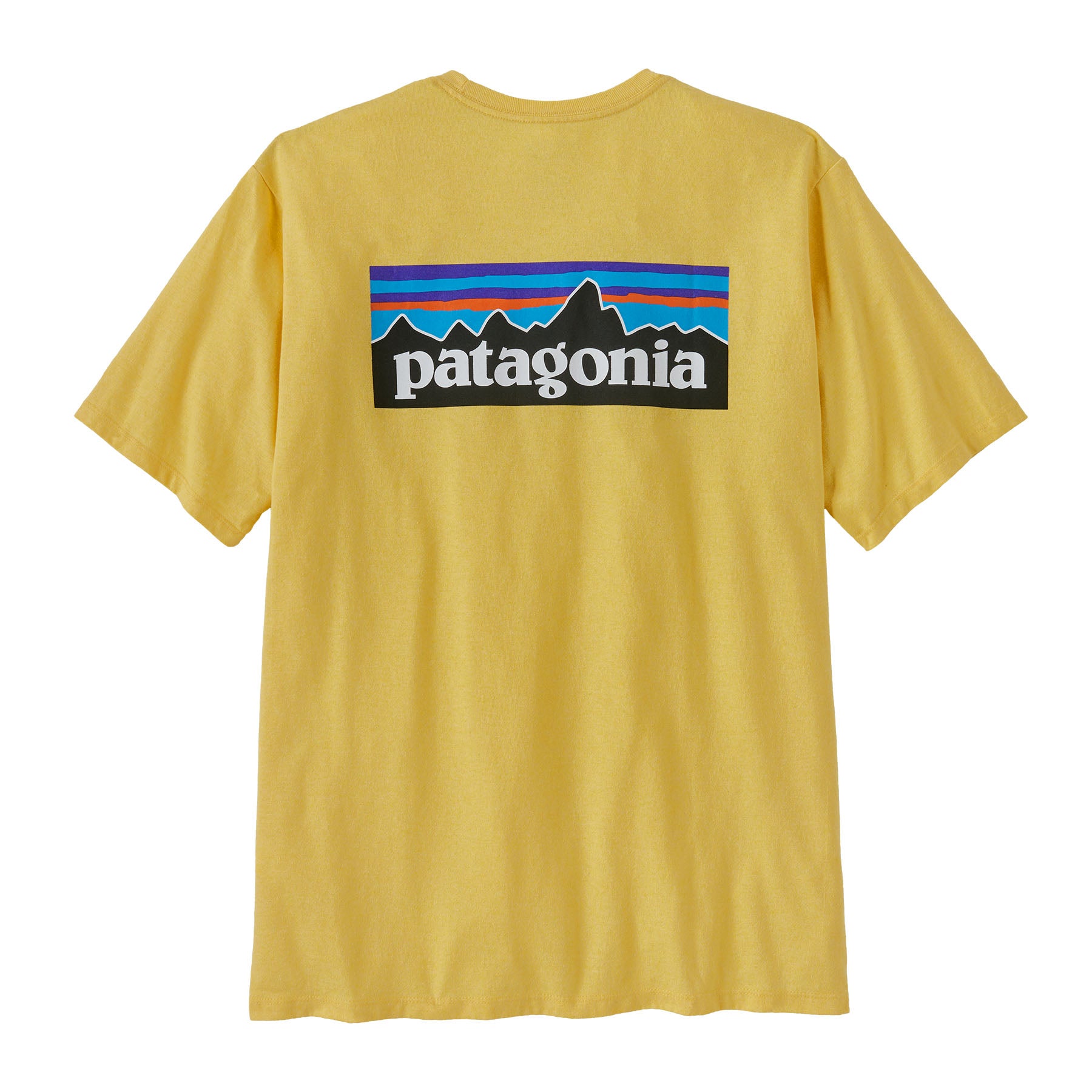 Camiseta amarilla Patagonia Men's P-6 Logo Responsibili-Tee extendida, mostrando logotipo grande en la espalda.