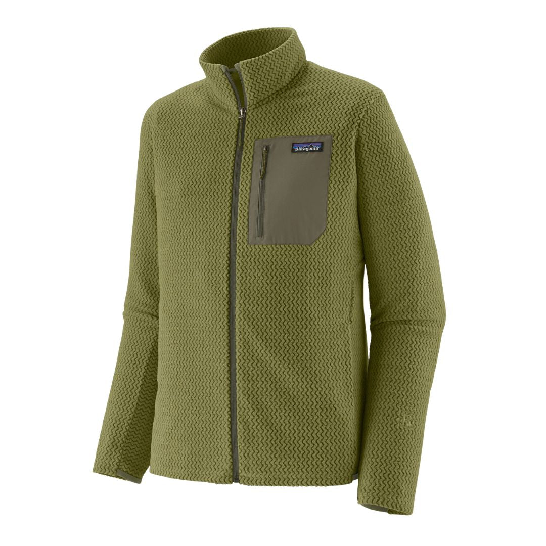 Patagonia Men's R1 Air Fleece Jacket en color caper green, vista de producto en tres cuartos sin modelo, mostrando cremallera completa, cuello alto, bolsillo pectoral con panel verde oliva, etiqueta Patagonia y logo R1 bordado en el bajo.