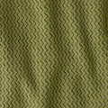 Patagonia Men's R1 Air Fleece Jacket en color caper green, detalle macro del tejido jacquard en zigzag de poliéster 100% reciclado con hilos de núcleo hueco que maximizan la transpirabilidad y el secado rápido.