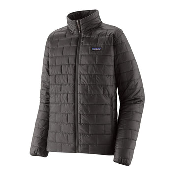 Patagonia Nano Puff® Jacket negra sobre fondo blanco mostrando su diseño completo.