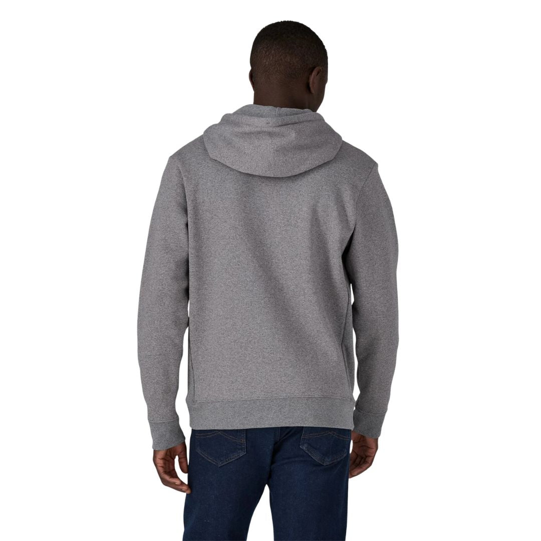 Vista trasera de sudadera Patagonia P‑6 Logo Uprisal Hoody para hombre en color Gravel Heather, con capucha y ajuste regular.