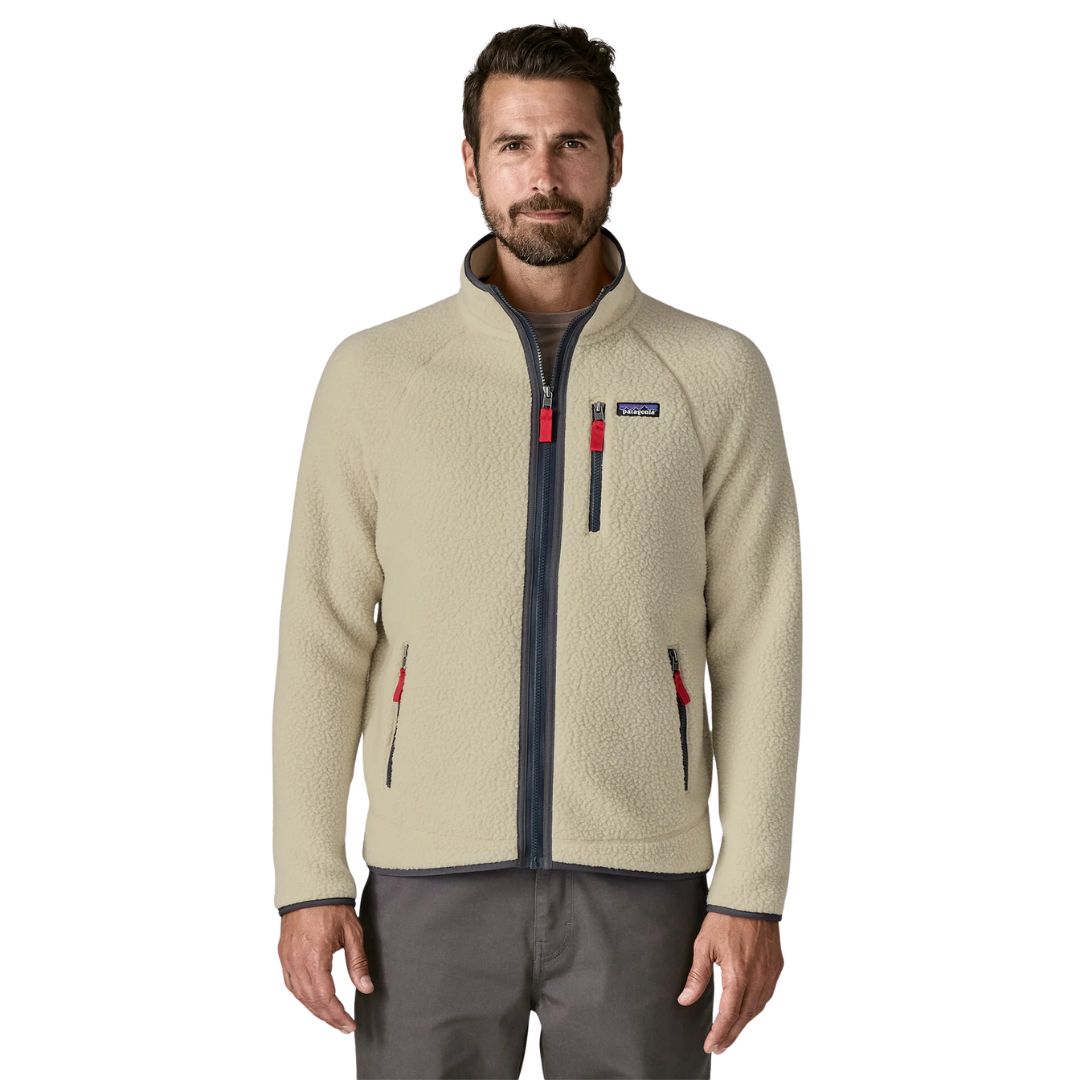 Patagonia Retro Pile Jacket color Pelican Smolder Blue, chaqueta polar reciclada con cremallera completa y detalles en contraste rojo y gris.