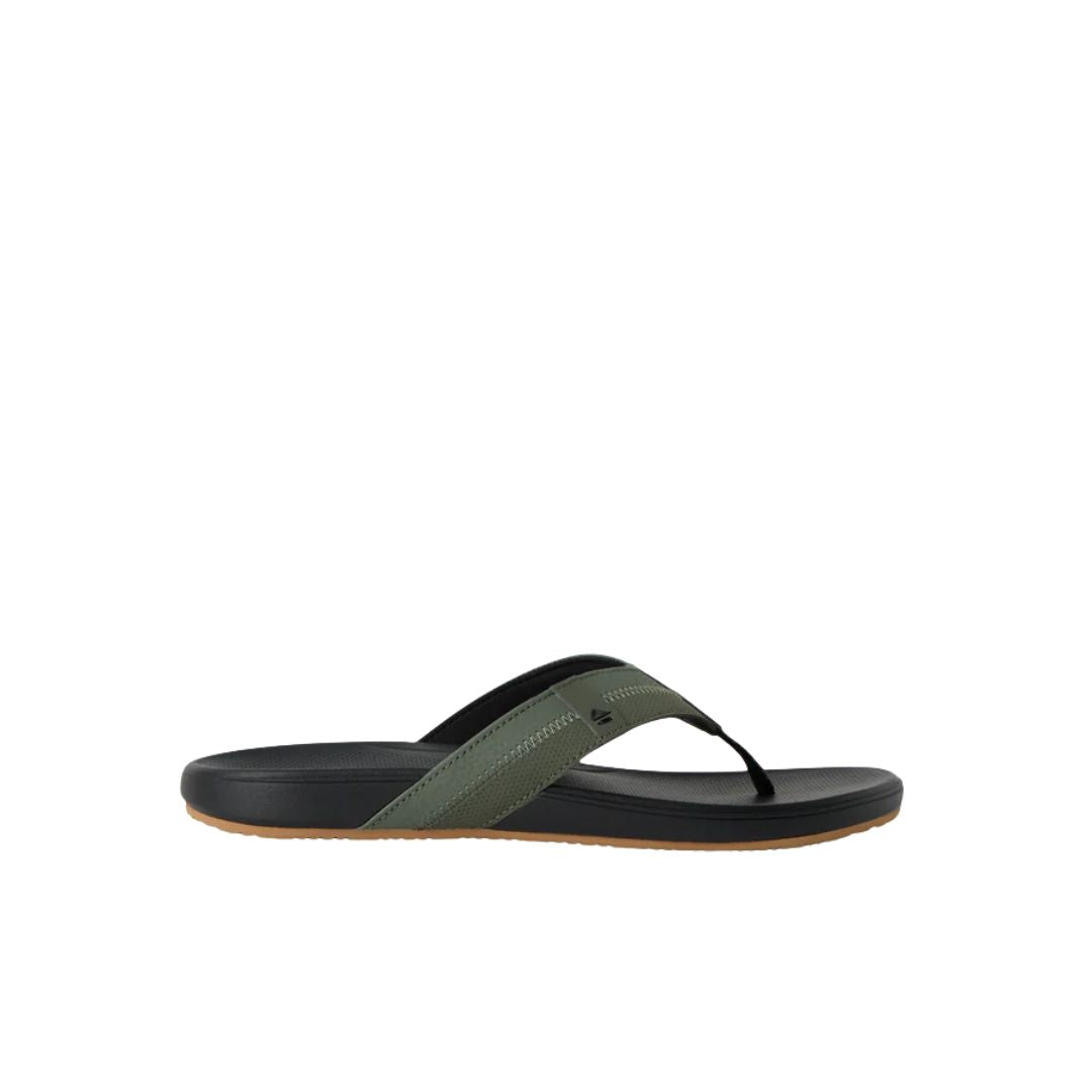 Perfil lateral chanclas Reef Cushion Phantom 2.0 olive gum con suela ligera y diseño ergonómico de amortiguación máxima.