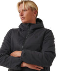 Hombre con la Chaqueta impermeable Rip Curl Anti Series Ridge Jacket Negra frontal