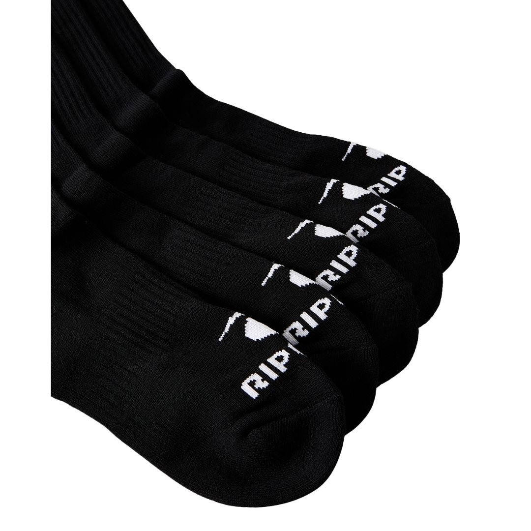 Detalle de la puntera de los calcetines Rip Curl Brand Crew Sock en negro, con el logotipo "Rip" y el icono de ola tejido en blanco.