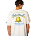 Rip Curl Bells Pro 26 Bell Logo S/S Tee camiseta surf color bone outfit lifestyle con jeans.