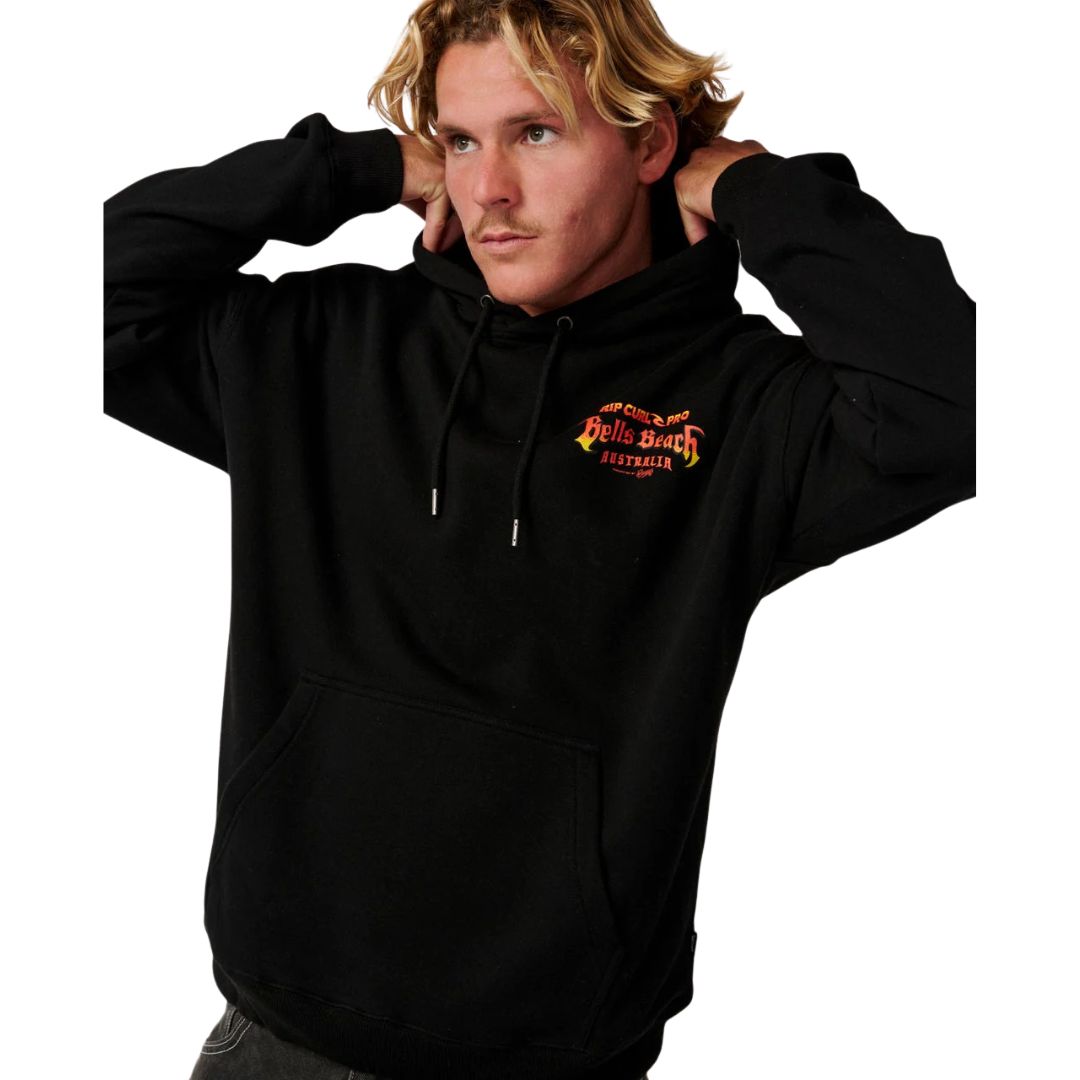 Rip Curl Bells Pro 26 Hoodie sudadera con capucha negra detalle frontal logo Bells Beach Rip Curl Pro.
