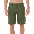 Bermuda híbrida surf Rip Curl Boardwalk Cargo Clásico 20 verde oliva oscuro, vista frontal con bolsillos cargo en pierna, cremallera lateral y botón.