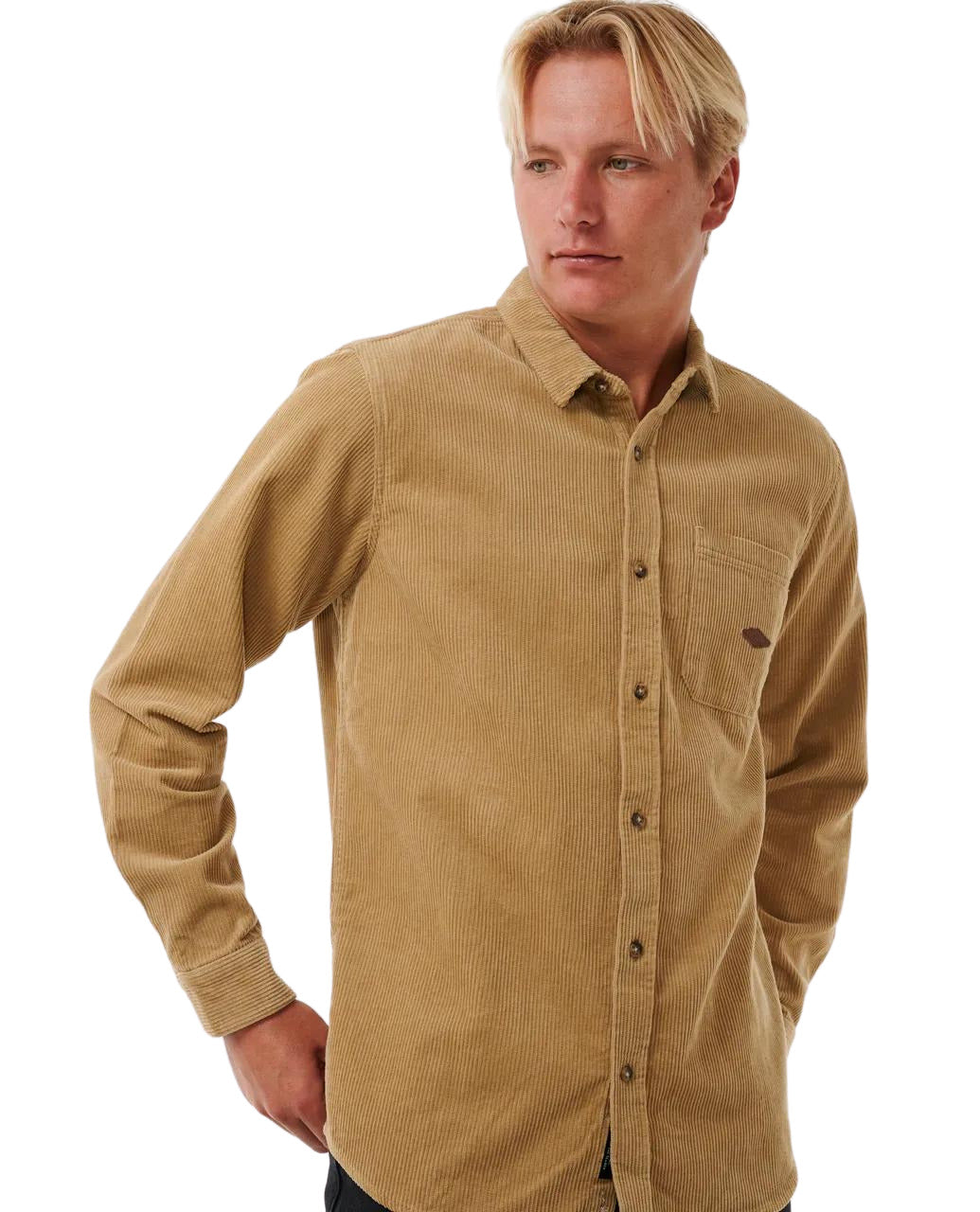 Hombre con la camisa de pana Rip Curl Classic Surf Cord Shirt Caqui oscuro pecho