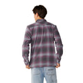 Rip Curl Count Flannel en Charcoal Grey, vista trasera completa, mostrando el pliegue central de la espalda y el estampado de cuadros a juego con los puños.