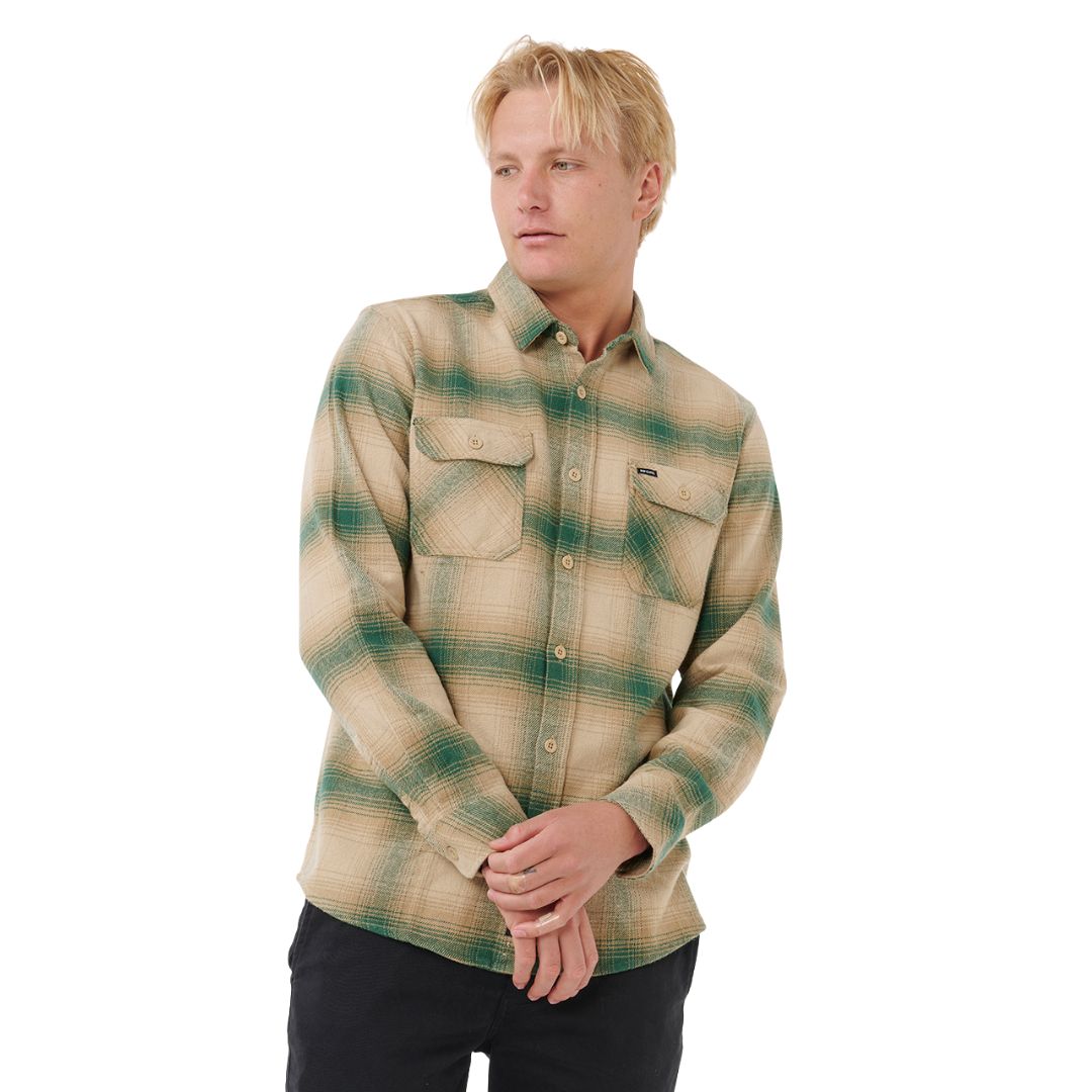 Camisa Rip Curl Count Flannel color khaki rock, vista frontal sobre modelo masculino.