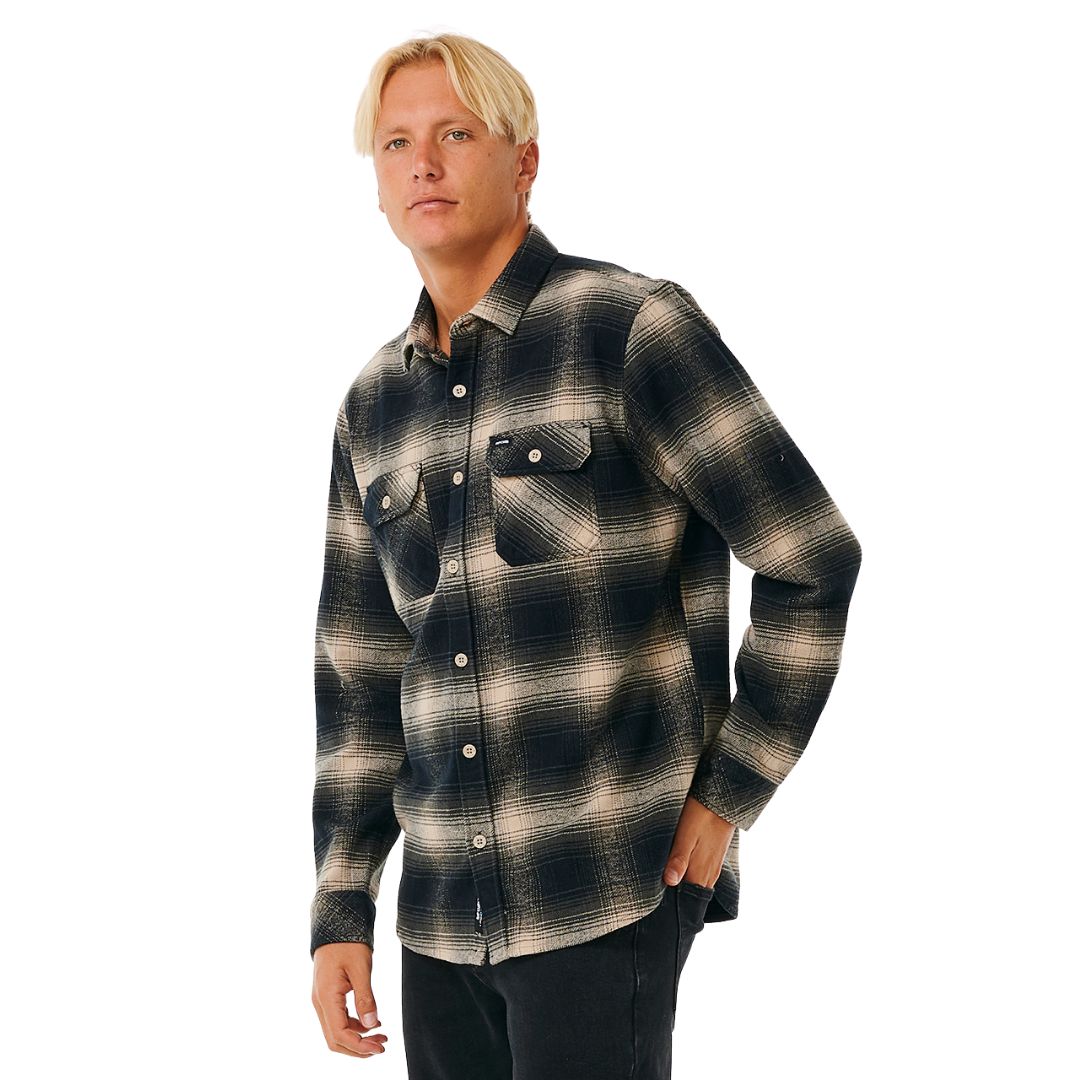 Camisa Rip Curl Count Flannel Taupe - vista tres cuartos con modelo.