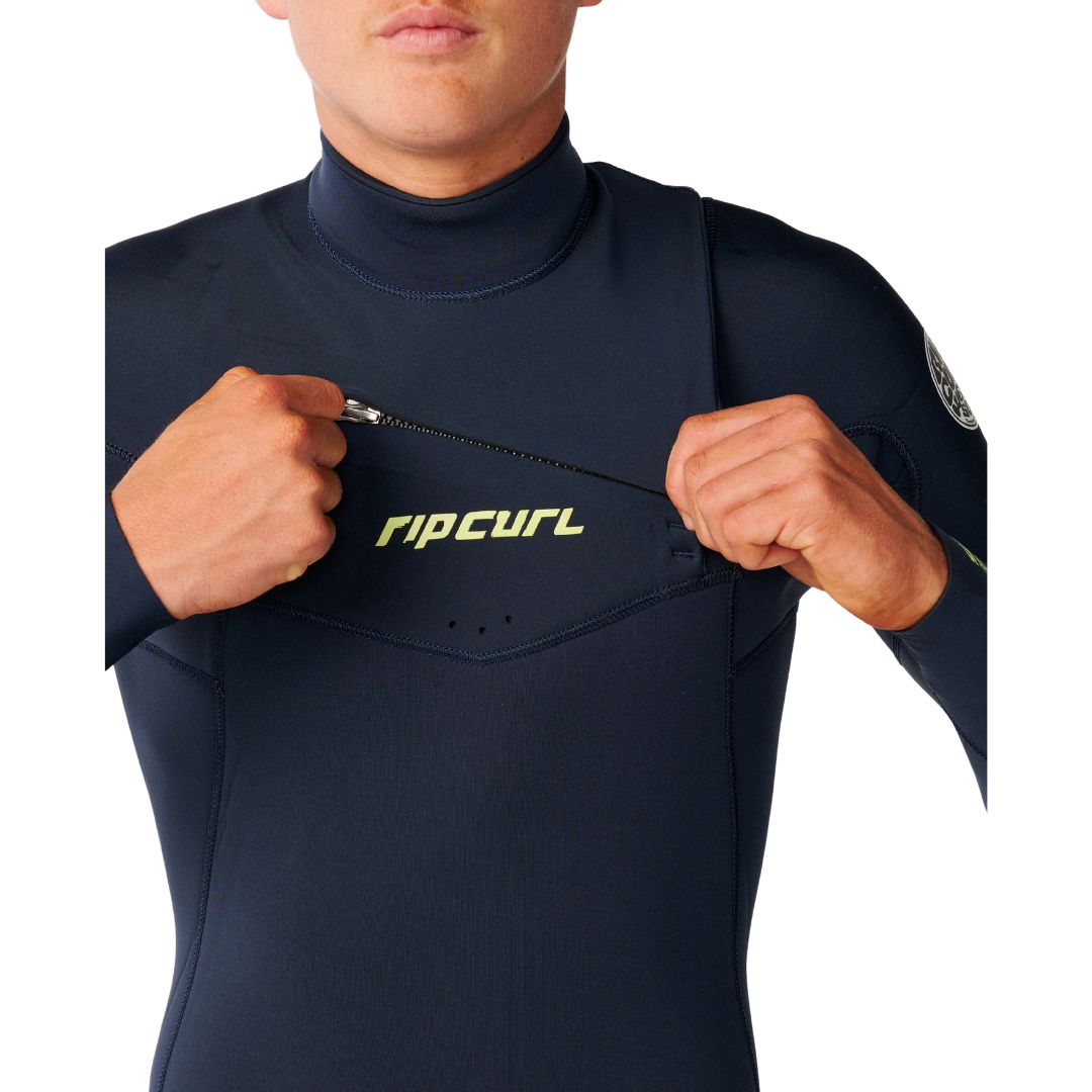 Rip Curl Dawn Patrol Pro Chest Zip 4/3 en Navy, vista trasera completa del traje de neopreno hombre con el logo Rip Curl bordado en verde lima en la espalda.